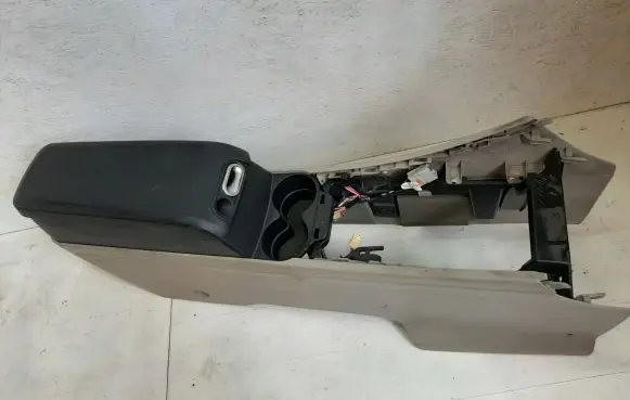Mazda CX-7 Center console