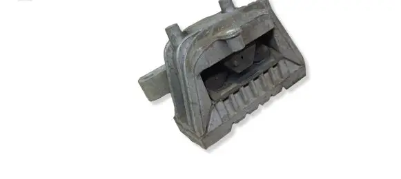 Volkswagen PASSAT B7 Engine mount bracket 1K0199262