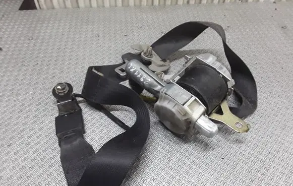 Subaru B9 Tribeca Front seatbelt