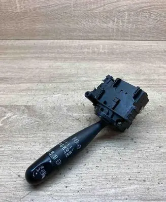 Toyota Yaris Wiper control stalk 173647