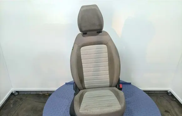 Fiat Tipo Front passenger seat 