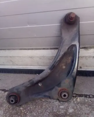 Nissan Leaf I (ZE0) Front lower control arm/wishbone
