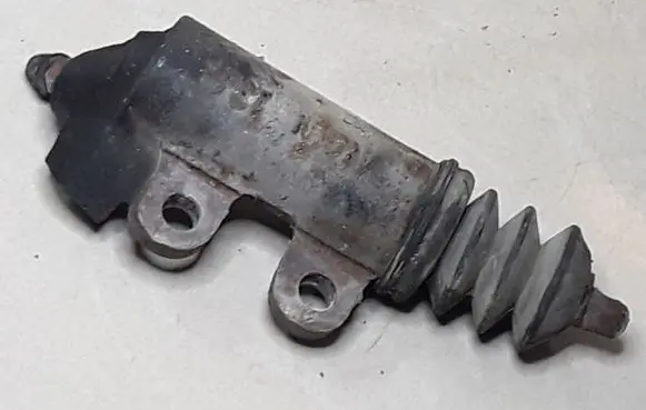 Toyota Corolla Verso E121 Clutch slave cylinder 