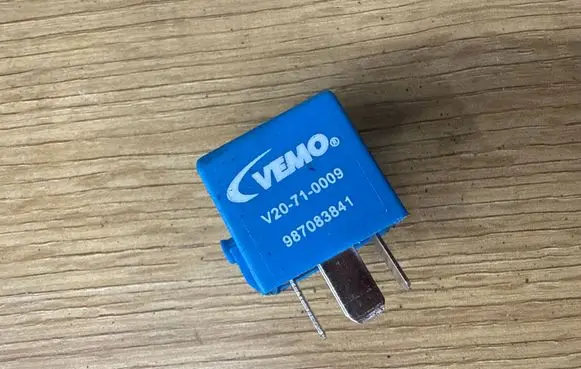 BMW 3 E90 E91 Other relay 987083841