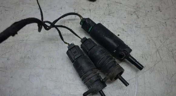 BMW X5M E70 Windscreen/windshield washer pump 6934160 8377430