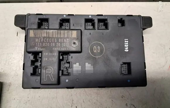 Mercedes-Benz SLK R171 Door control unit/module 1718200626