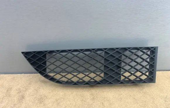 BMW 7 E65 E66 Front bumper lower grill 7135564 51117135564