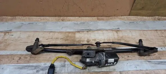 Front wiper linkage and motor