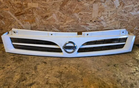 Nissan Interstar Front bumper upper radiator grill 8200233587 8200233586