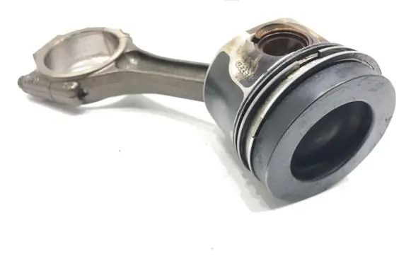 Volkswagen PASSAT B6 Piston with connecting rod CBA