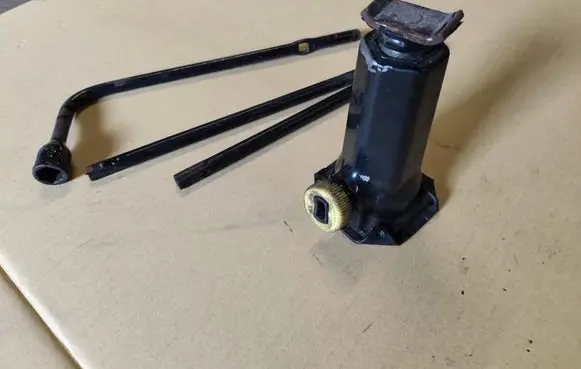 Jeep Cherokee III KJ Lift Jack 