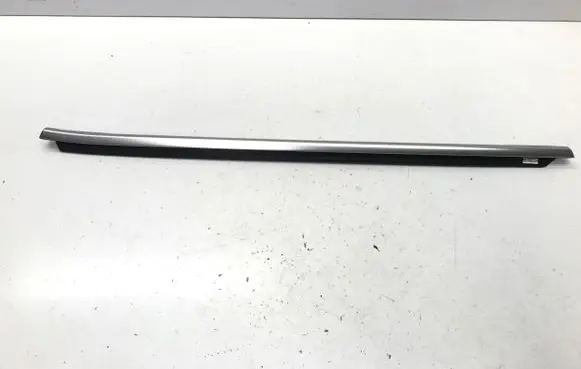 BMW 2 Active Tourer U06 Rear door windshield rail 8496340