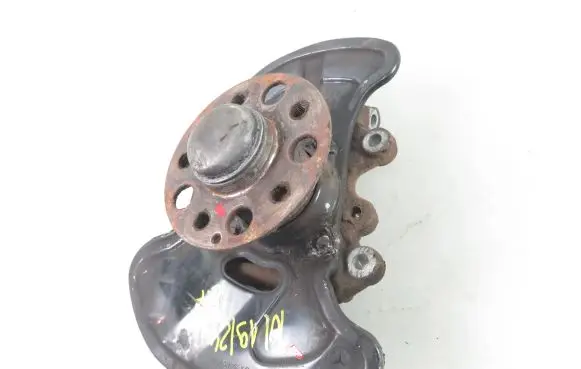 Mercedes-Benz C AMG W204 Front wheel hub spindle knuckle