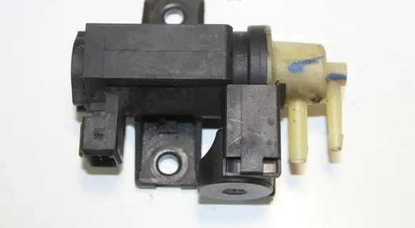 Nissan X-Trail T32 Turbo solenoid valve 70181405