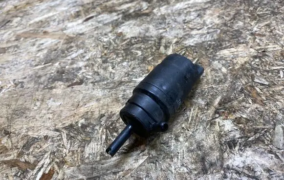 Mercedes-Benz SL R129 Windscreen/windshield washer pump 1298690021