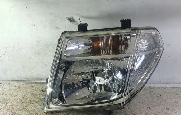 Nissan Navara D40 Headlight/headlamp