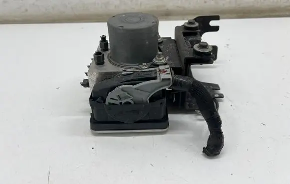 Nissan X-Trail T33 ABS Pump 476606RU6A