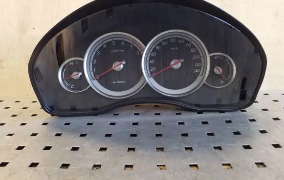 Subaru Outback Speedometer (instrument cluster) 0257021 85012AG220 NSL400L