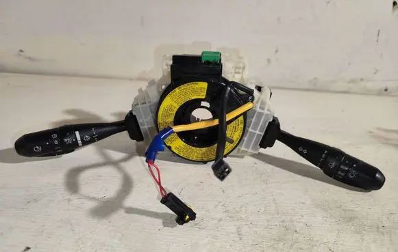 Wiper turn signal indicator stalk/switch