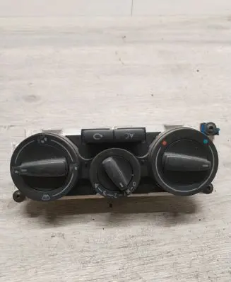 Volkswagen Golf IV Climate control unit 657837L09