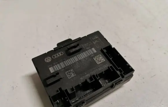 Audi A5 8T 8F Door control unit/module 8T0959792N