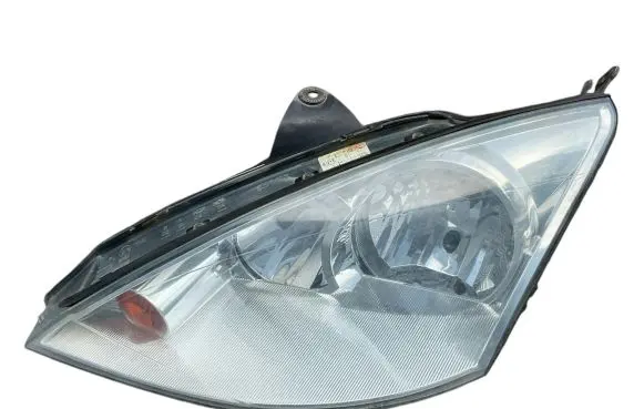 Ford Focus Headlight/headlamp 2M5113W030