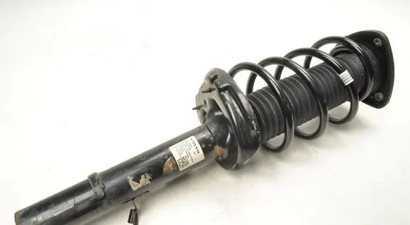 Volvo XC40 Front shock absorber/damper 32246638