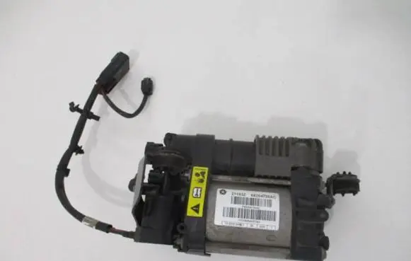 Jeep Grand Cherokee Air suspension compressor/pump 68204730AC