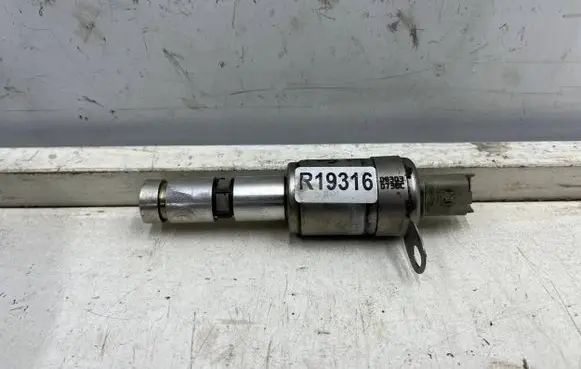 Renault Megane II Camshaft vanos timing valve 413185