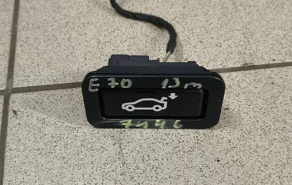 BMW X5M E70 Tailgate/boot open switch button 8375580