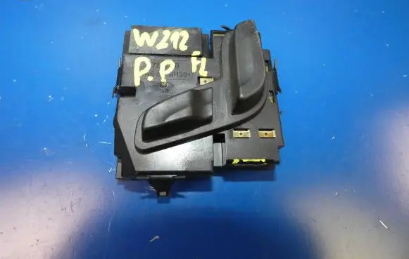 Mercedes-Benz E W212 Seat control switch A2048701958 03467816