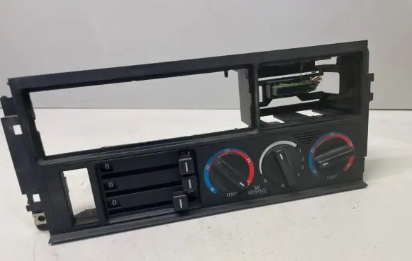 BMW 5 E34 Climate control unit 8351653