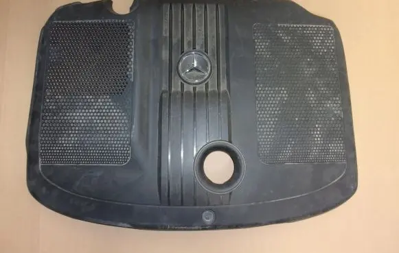 Mercedes-Benz E W212 Engine cover (trim) A6510101167