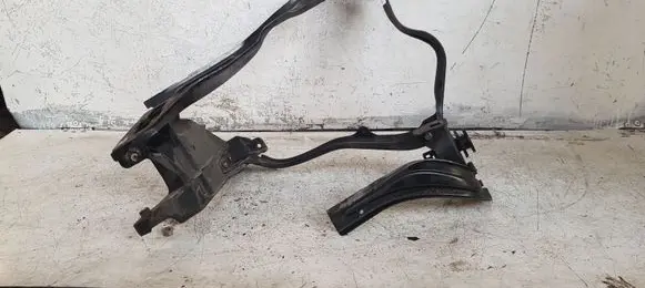 Mercedes-Benz E W212 Headlight/headlamp mounting bracket