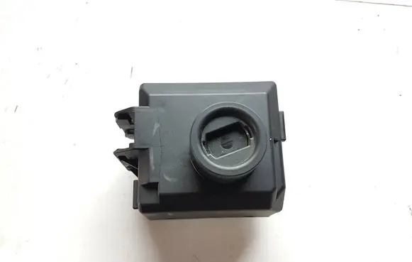 Mercedes-Benz A W176 Ignition lock A2469057901