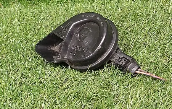 Audi A4 S4 B8 8K Horn signal 8T0951223
