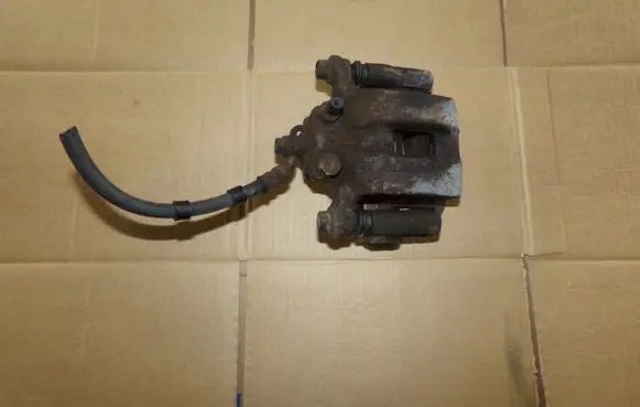 Nissan Quest Rear brake caliper