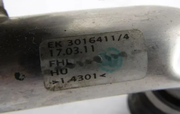 BMW 1 E82 E88 Engine coolant pipe/hose 3016411/4