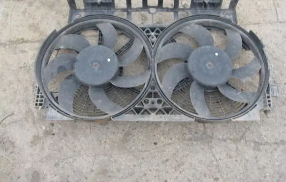 Renault Laguna I Electric radiator cooling fan