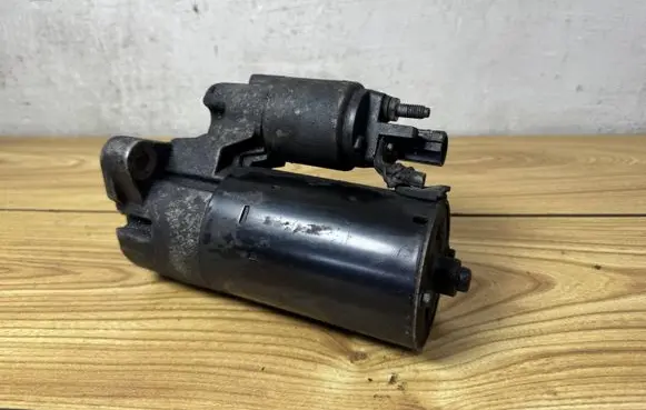 Audi Q7 4L Starter motor 1005831451