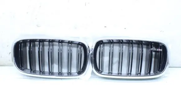 BMW X6M F86 Front bumper upper radiator grill 87700409