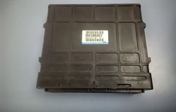 Mitsubishi Pajero Engine control unit/module MK386857 E6T01771