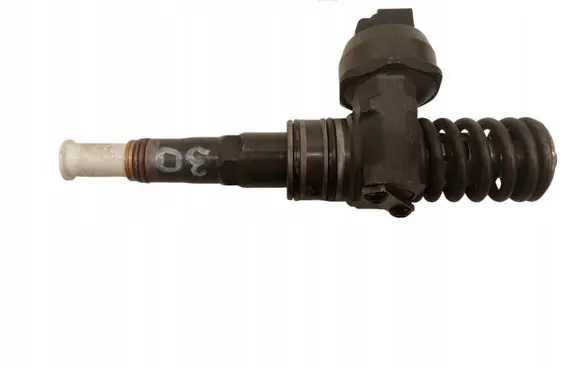 Volkswagen Touran I Fuel injector 038130073AG