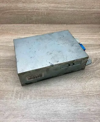 BMW 5 E39 Video control module 8381940