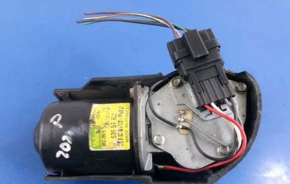 Renault Megane I Front wiper linkage and motor