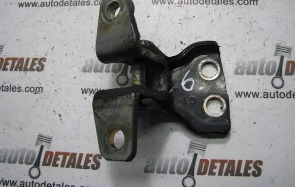 Mitsubishi Pajero Rear door upper hinge