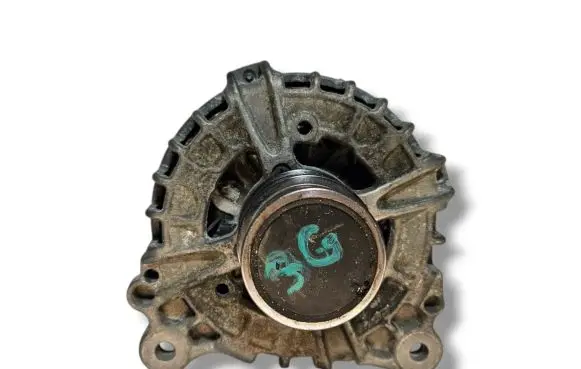 Volkswagen Golf VII Generator/alternator 04E903021P 0125811074