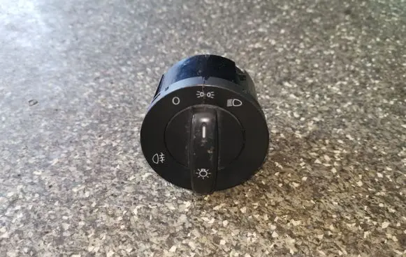 Volkswagen Touran I Light switch 1T0941431T