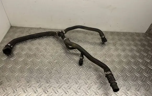 Engine coolant pipe/hose