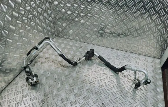 Volvo S80 Air conditioning (A/C) pipe/hose 31332070